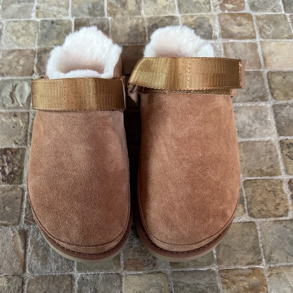 UGG Tan Shearling Lined Footwear - Picture 11 of 12